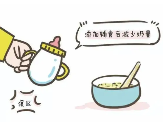 宝宝辅食应该在什么时候吃奶前还是奶后.png