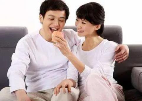 夫妻备孕期间吃什么容易受孕？备孕期间饮食上要注意什么？.jpg