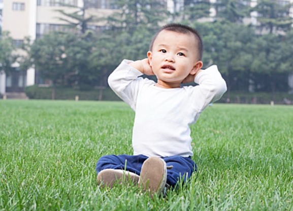 孕初胃里隐隐不舒服但又不吐正常吗.jpg